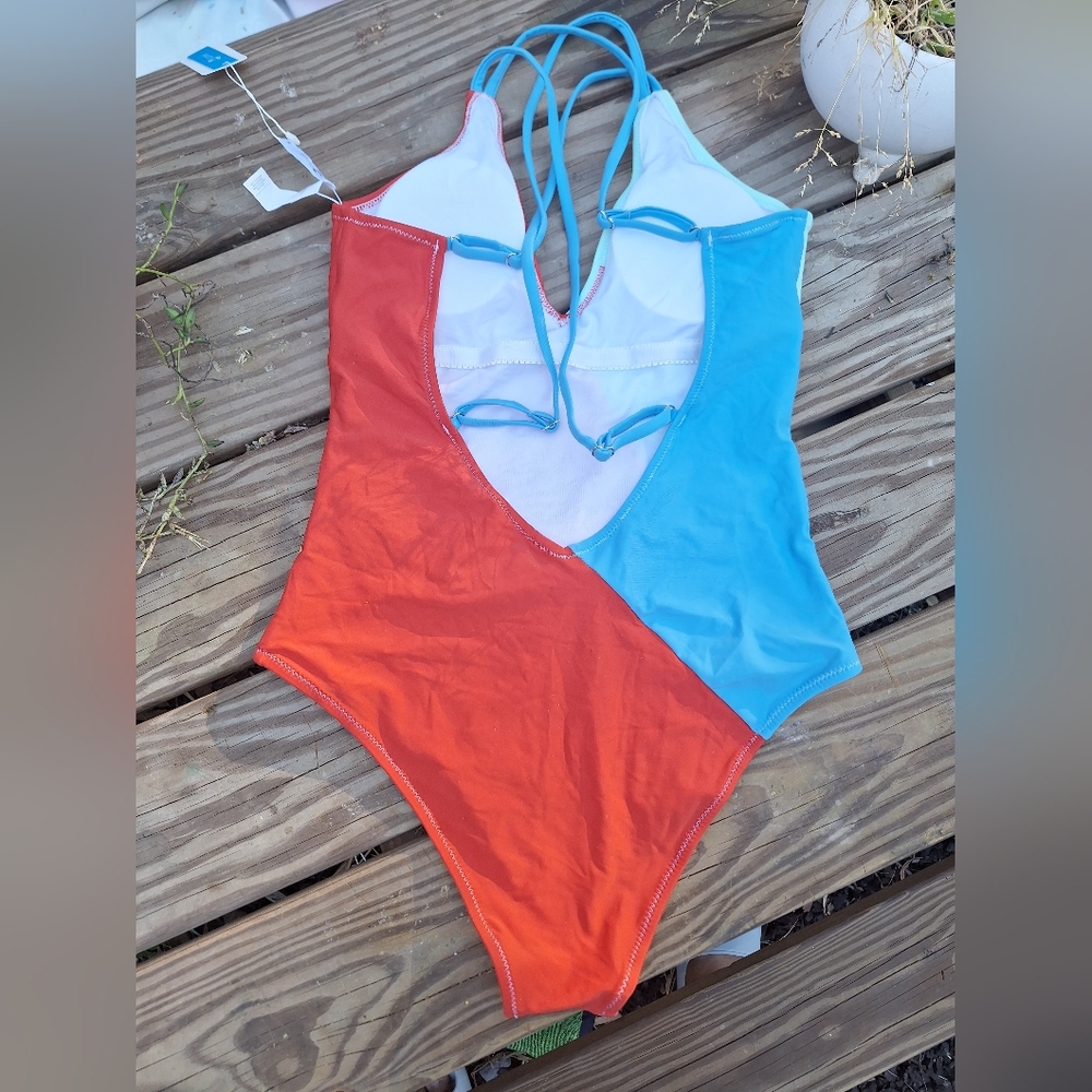 NWT Colorblock One-Piece Swimsuit - Picture 4 of 5